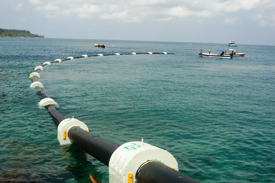 cabo de rede no mar
